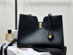 Size: 37x29x12cm