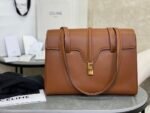 Size: 32x24x15cm