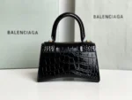 Parisienne gold color diamond buckle Model No.:127 Size:19x8x21cm - 图片 4
