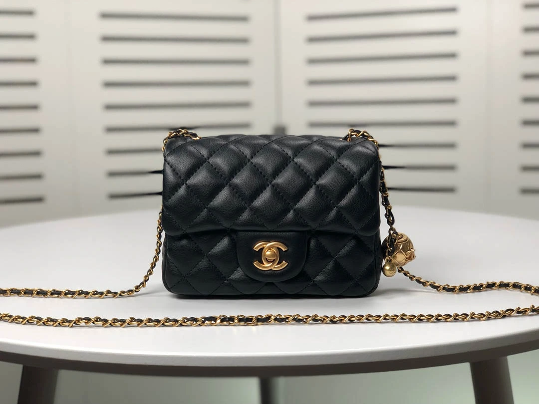 Chane Metal Ball Underarm Bag Style: 1786# Size: 18.12.7
