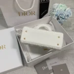 Embroidered monogrammed shoulder strap - 图片 4
