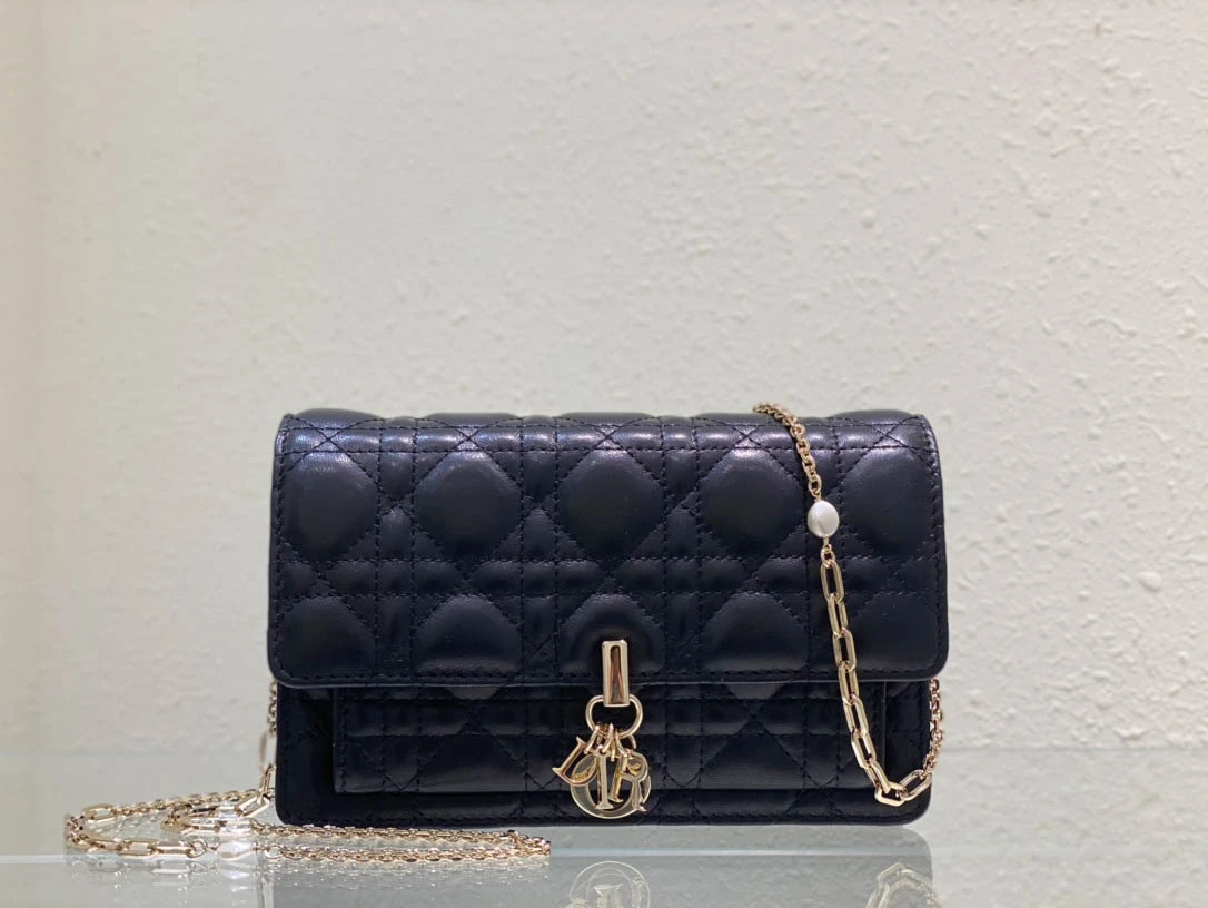 Lady Dior clutch size: 3105 Size: 19.5 x 12.5 x 5 cm