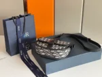 Gallop Messenger Bag Size: 20.5*16*5 cm - 图片 4