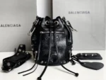 Size:9104 Size:15*19.8*17.8cm