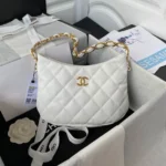 CHANE size: 17.5X24X6cm