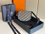 Gallop Messenger Bag Size: 20.5*16*5 cm - 图片 9
