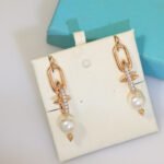 Tiffany Titan by Pharrell Williams Pearl Earrings in Yellow Gold with Diamonds - 图片 7