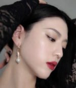 Tiffany Titan by Pharrell Williams Pearl Earrings in Yellow Gold with Diamonds - 图片 2