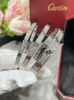 LOVE bracelet, medium model, paved - 图片 5