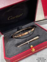 LOVE bracelet, medium model, 4 diamonds - 图片 11