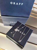 Flower necklace