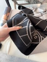 H beige black  brown scarves - 图片 5