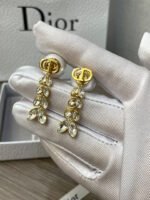 Pearl and leaf tassel earrings - 图片 3