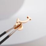 Tiffany T Smile Mini Earrings in White Gold - 图片 2