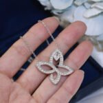 Infinite Lily Cluster Diamond Pendant - 图片 8