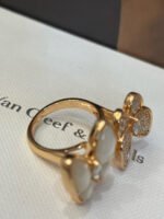Two Butterfly Between the Finger ring - 图片 6