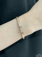 LOVE bracelet, medium model, paved - 图片 11