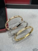 LOVE bracelet, medium model, paved - 图片 12