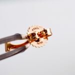 Tiffany T Smile Mini Earrings in White Gold - 图片 7