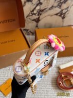 lv cosmetic bag - 图片 6