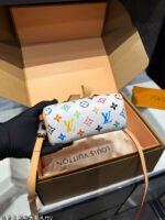  LV White Tricolor Pillow Bag - 图片 4