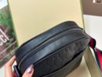 Gucci Supreme Black Crossbody Bag - 图片 2