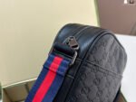 Gucci Supreme Black Crossbody Bag - 图片 4