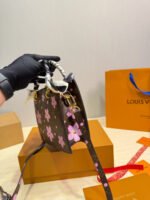 LV Takashi Murakami Horizontal Tote Bag - 图片 7