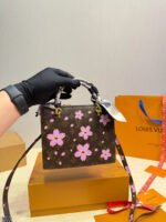 LV Takashi Murakami Horizontal Tote Bag - 图片 8